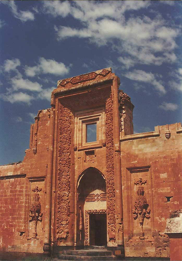 Main entrance to palace complex