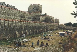 New reconstruction and refugees from the Balkan Wars - between Silivri Kapı and Mevlana Kapı (1990)