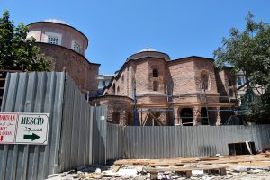 The mescit that served worshippers during the restoration has been demolished (August 2017)