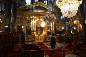 The iconostasis in Panaghia Kaphatiani, immediately before a service