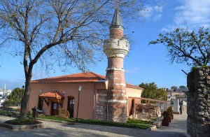 Piri Mehmet Paşa Camii, built 1517 on the great cistern of the Pantocrator Monastery. Restored in 2013 with a lot of Byzantine components.
