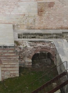 Remaining Byzantine arch in the substructures of Topkapı Sarayı.