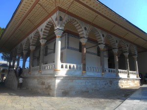 The columns in Topkapı Sarayı are largely recycled from Byzantine buildings. Some of these would inevitably have come from the Palace Basilica.