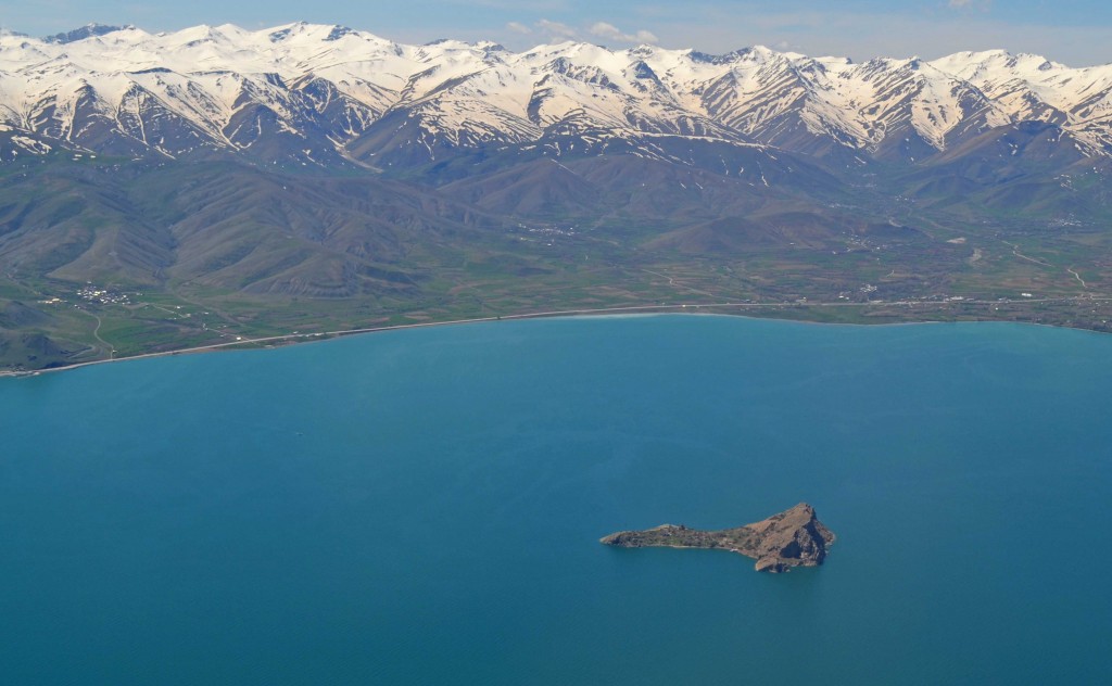 akdamar-aerial akdamar-aerial