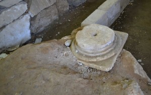 Column base