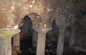 botan06 Cistern beneath the Palace of Botaneiates