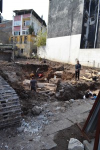 cankurtaran The massive digger on the left argues against this being a painstaking archaeological dig